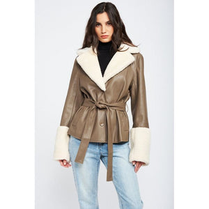 BELTED FAUX SHEARING TRIMMED JACKET